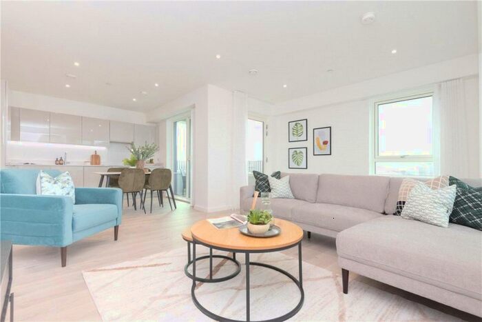 3 Bedroom Apartment To Rent In Heartwell Avenue, London, E16