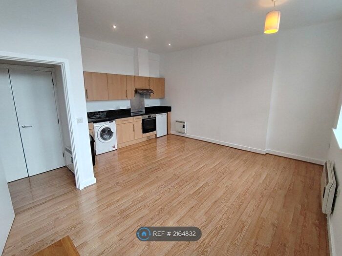 1 Bedroom Flat To Rent In Mcilroys Building, Reading, RG1