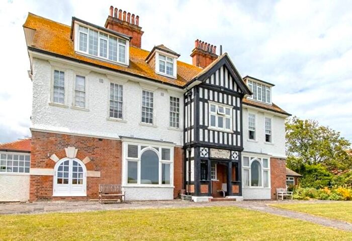 2 Bedroom Flat To Rent In Western Esplanade, Broadstairs, CT10