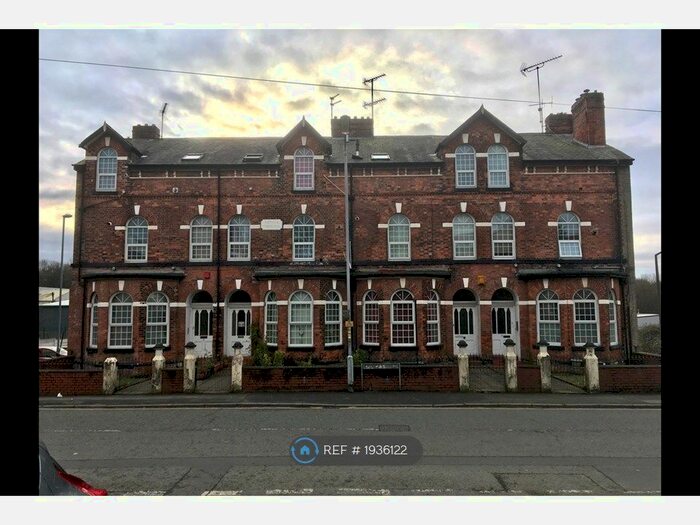 1 Bedroom Flat To Rent In Prestwich, Manchester, M25