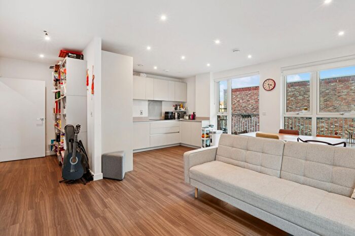 3 Bedroom Flat For Sale In Howell Court, Enfield Road, Acton, London, W3