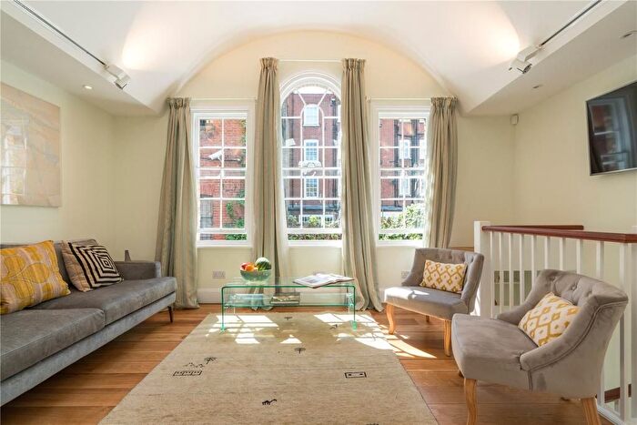 3 Bedroom Mews To Rent In St. Petersburgh Mews, London, W2