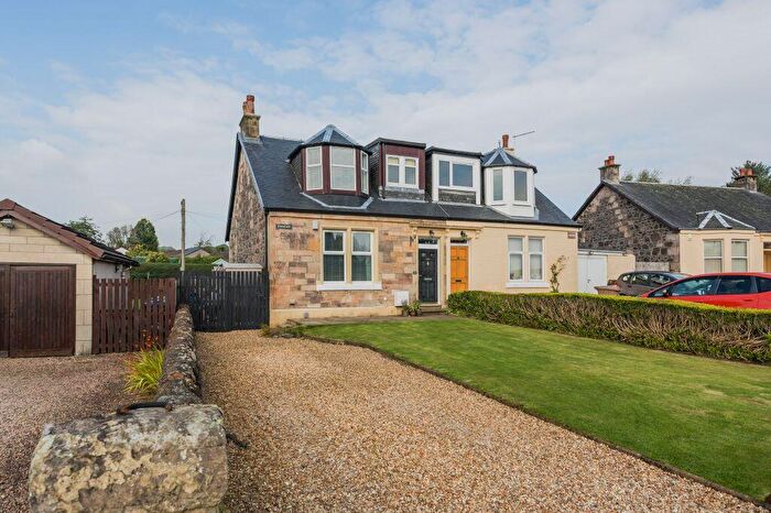 3 Bedroom Semi-Detached Villa For Sale In Saint Barchan's Road, Kilbarchan, PA10
