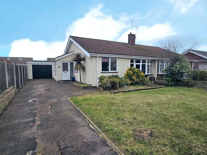 3 Bedroom Semi-Detached Bungalow For Sale In Caystreward, Great Yarmouth, NR30