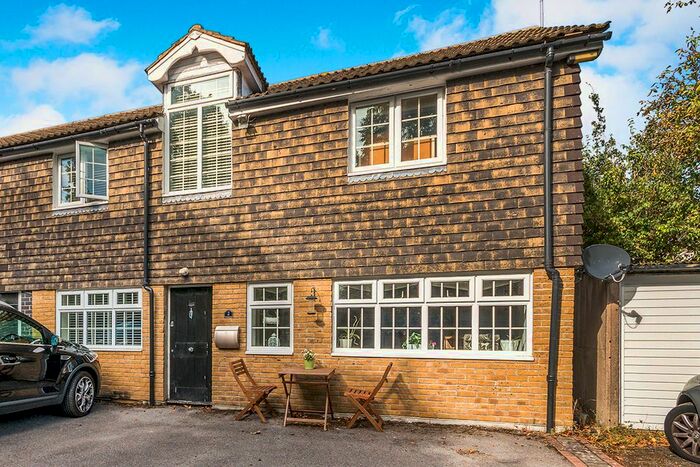 2 Bedroom Semi-Detached House To Rent In Cadogan Court, Sutton, Surrey, SM2