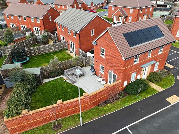 3 Bedroom Detached House For Sale In Lonsdale Road, Wimborne, BH21