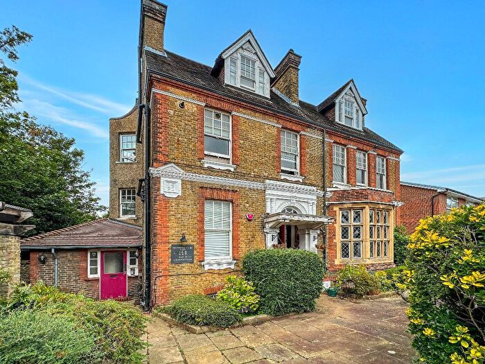 1 Bedroom Flat To Rent In Birdhurst Road, South Croydon, Surrey, CR2