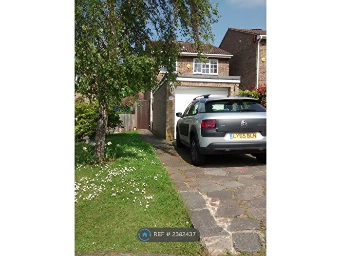 3 Bedroom Detached House To Rent In Darley Close, Shirley, Croydon, CR0