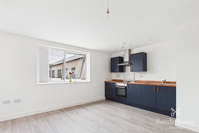 1 Bedroom Apartment To Rent In Bingley Road, Bradford, West Yorkshire, BD9