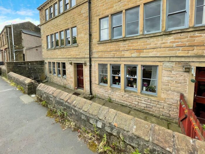 1 Bedroom House To Rent In Manchester Road, Linthwaite, Huddersfield, West Yorkshire, HD7