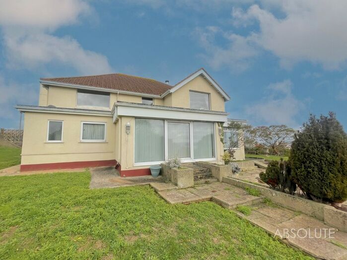 1 Bedroom Flat To Rent In Sandringham Gardens, Preston, Paignton, Devon, TQ3