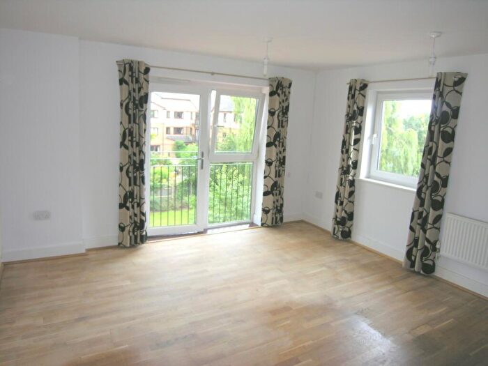 2 Bedroom Garage / Parking To Rent In Pavilions, Clarence Road, Windsor, SL4