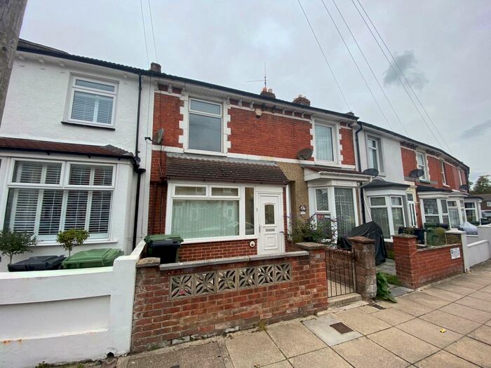 2 Bedroom House To Rent In North End Grove, Portsmouth, PO2