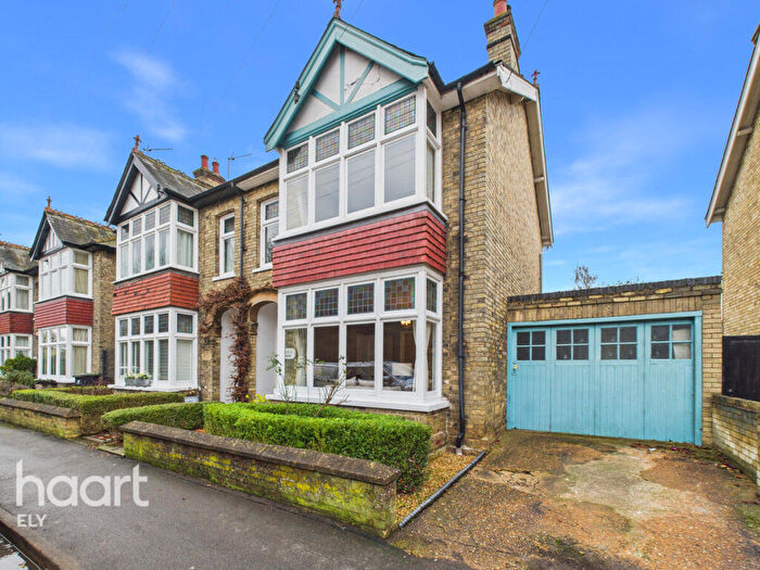 5 Bedroom Semi Detached House For Sale In Prickwillow Road, Ely, CB7