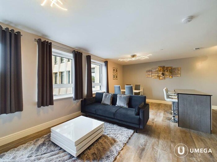 1 Bedroom Flat To Rent In Elfin Square (West Embankment), Chesser, Edinburgh, EH11