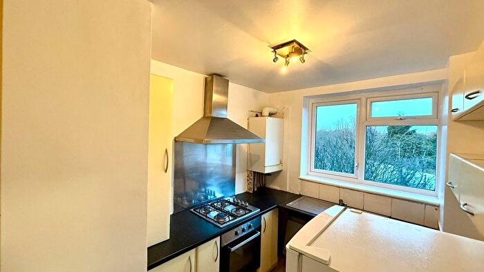 1 Bedroom Flat To Rent In Snakes Lane East, Woodford Green, IG8