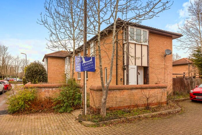 3 Bedroom End Of Terrace House To Rent In Kensington Drive, Great Holm, MK8