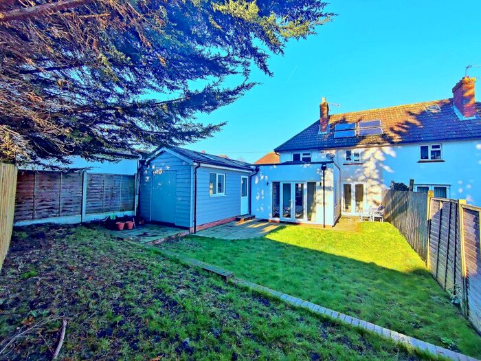 4 Bedroom Semi-Detached House To Rent In The Oval, Guildford, Surrey, GU2