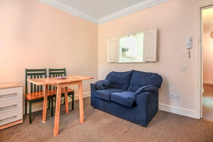 Studio To Rent In Trebovir Road, London, SW5