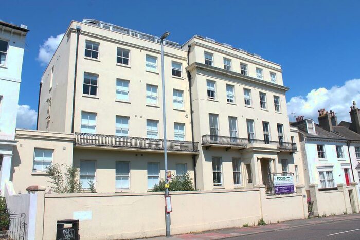 Flat To Rent In Buckingham Place, Brighton, BN1