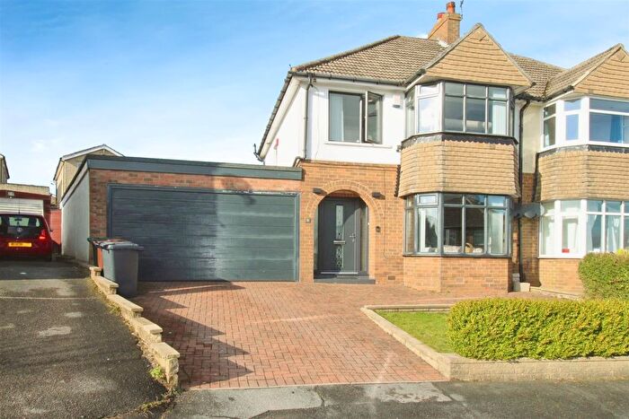 4 Bedroom Semi-Detached House To Rent In Lytham Drive, Queensbury, BD13