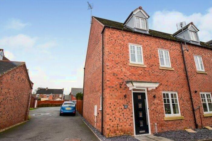 4 Bedroom Terraced House To Rent In Attenborough Close, Wigston, LE18