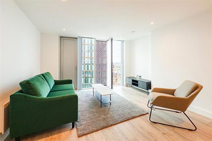 2 Bedroom Apartment To Rent In The Blade, M15