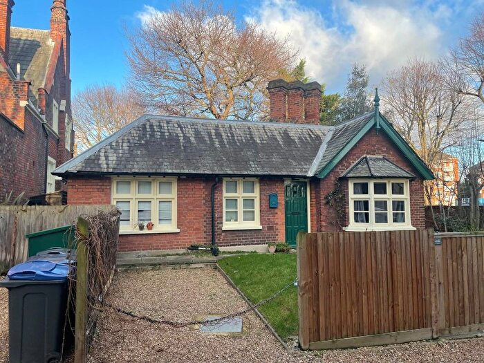 2 Bedroom Property To Rent In King William Iv Gardens, SE20