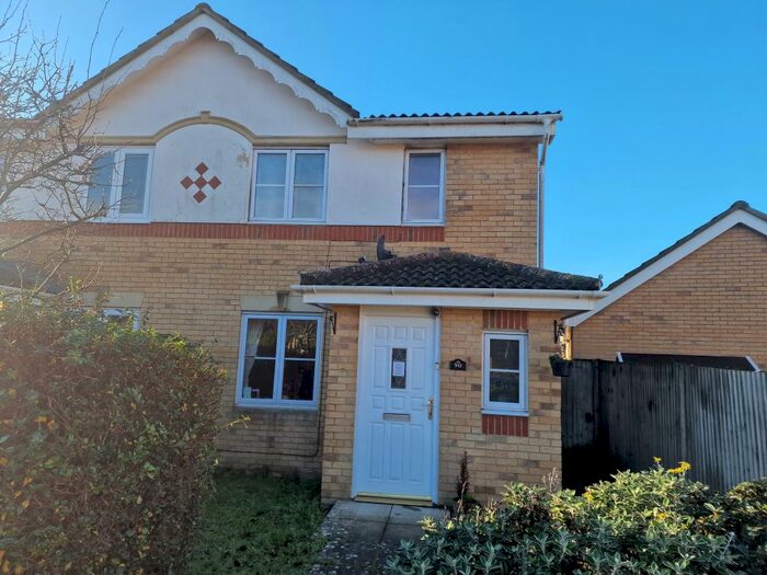 3 Bedroom Semi-Detached House To Rent In Osborne Heights. East Cowes, PO32