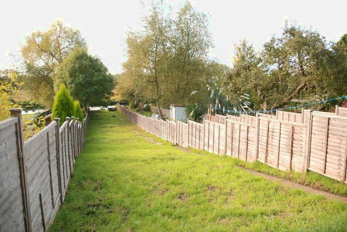 4 Bedroom Semi-Detached House To Rent In Stoughton Road, Guildford, GU1