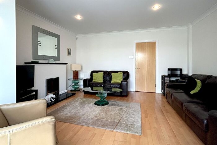 4 Bedroom Town House For Sale In Waterford Place, Heald Green, Cheadle, SK8