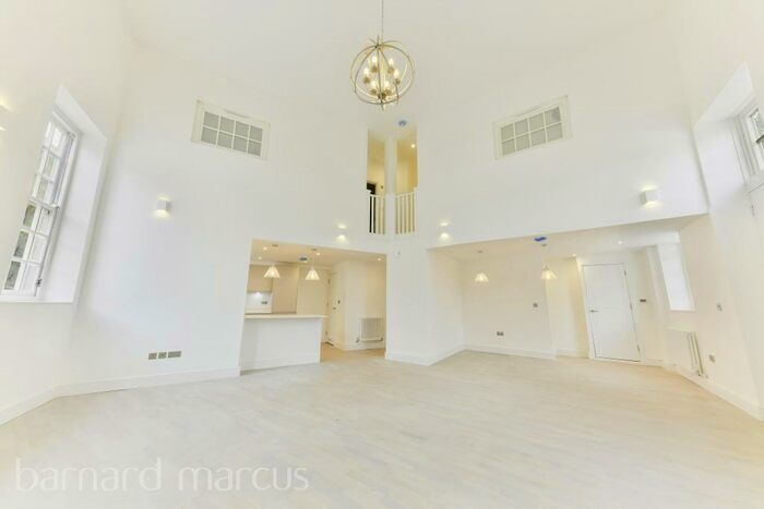 2 Bedroom Apartment To Rent In Station Approach, Tadworth, KT20