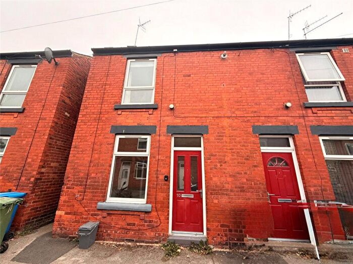 2 Bedroom End Of Terrace House For Sale In Beehive Road, Chesterfield, Derbyshire, S40