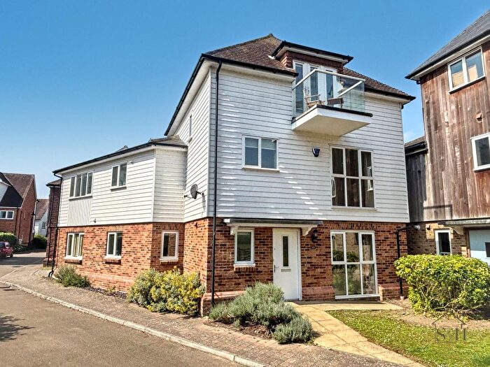 4 Bedroom Detached House For Sale In Havillands Place, Wye, TN25