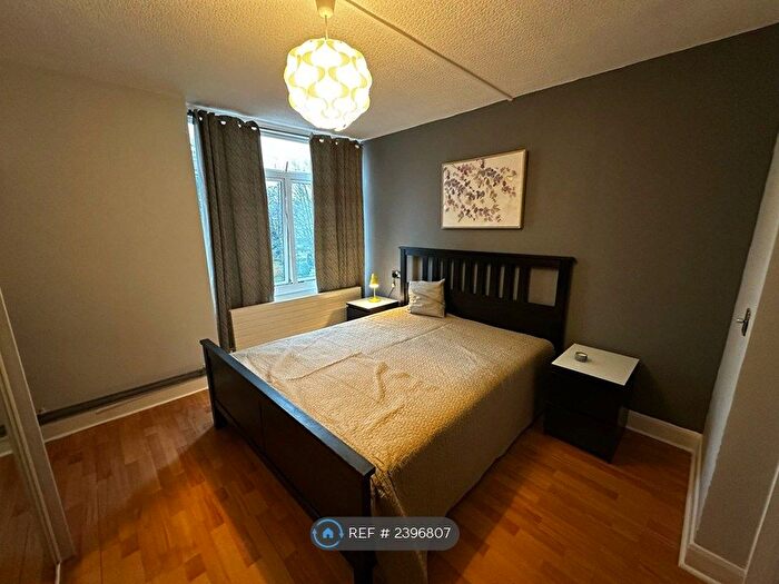 1 Bedroom Flat To Rent In Elgar House, London, SW1V