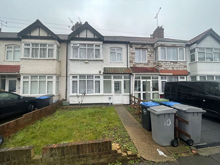 3 Bedroom Terraced House To Rent In Kingsmead Avenue, London, NW9