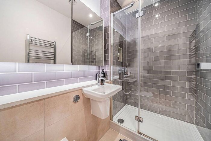2 Bedroom Flat To Rent In Bollo Lane, Chiswick, London, W4