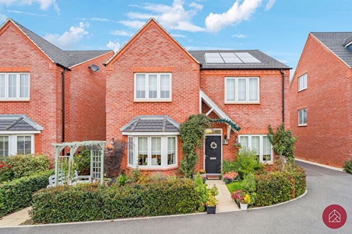 4 Bedroom Detached House For Sale In Wenlock Drive, Bicester, OX26