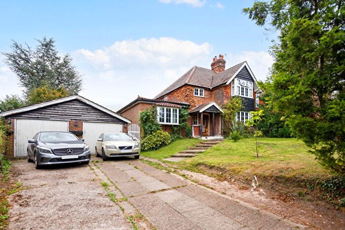 3 Bedroom Detached House For Sale In Hilltop Lane, Caterham, CR3