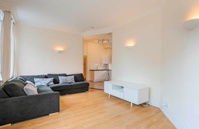 2 Bedroom Flat To Rent In Regency Street, London, SW1P