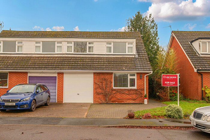 3 Bedroom Semi Detached House For Sale In Peregrine Close, Cranleigh, GU6