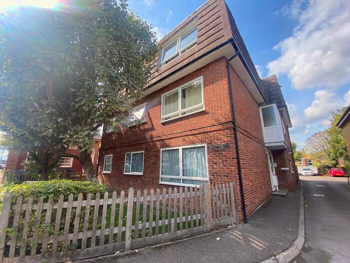 1 Bedroom Flat To Rent In Bond Road, Surbiton, KT6