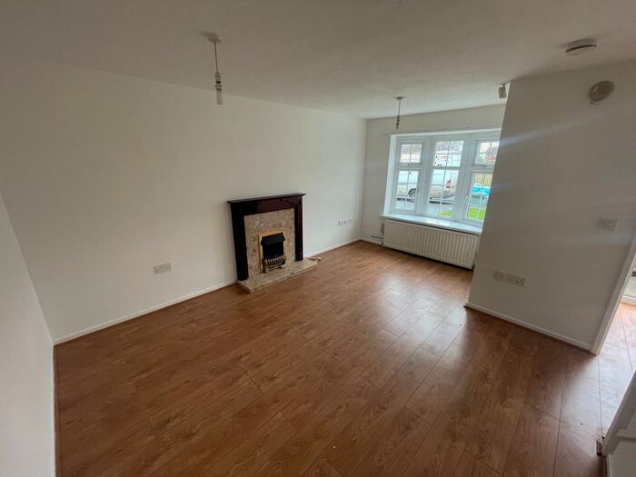 3 Bedroom Terraced House To Rent In Roslyn Close, Smethwick, B66