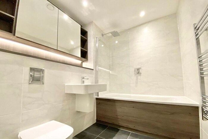 1 Bedroom Property To Rent In Abbotsfield Court, Lakeside Drive, London, NW10