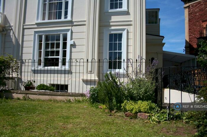 2 Bedroom Flat To Rent In Oakfield Road, Clifton, Bristol, BS8