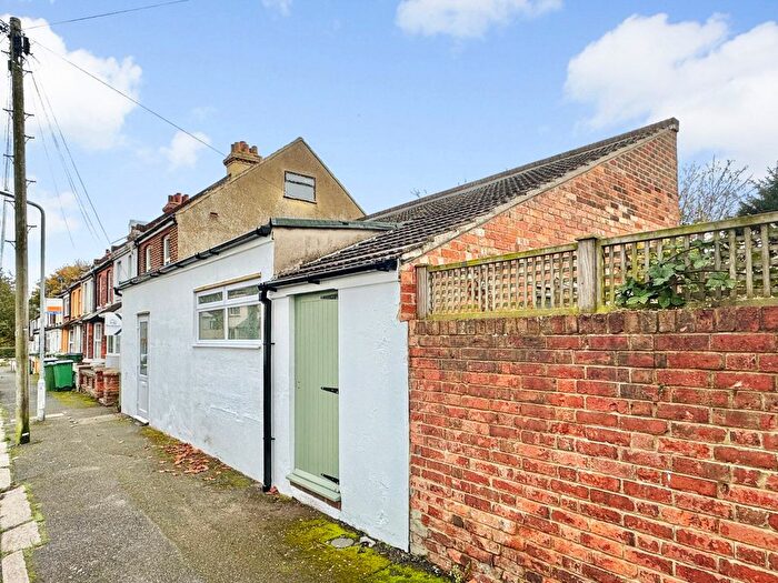 2 Bedroom Bungalow For Sale In Alma Road, Folkestone, Kent, CT20