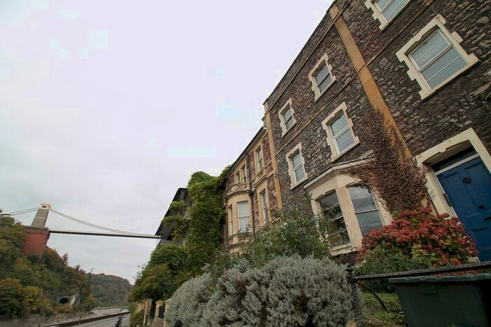 2 Bedroom Flat To Rent In Hotwell Road, Hotwells, BS8