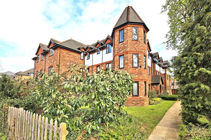 1 Bedroom Flat For Sale In Woking, Surrey, GU22
