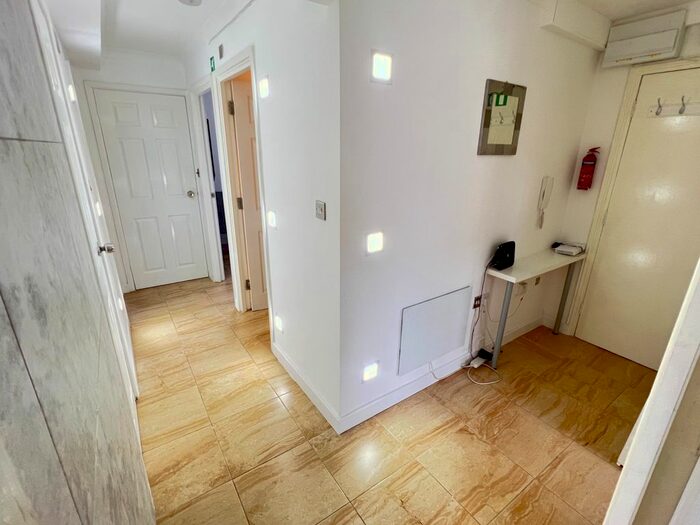 3 Bedroom Flat To Rent In Blaker Road, London, E15