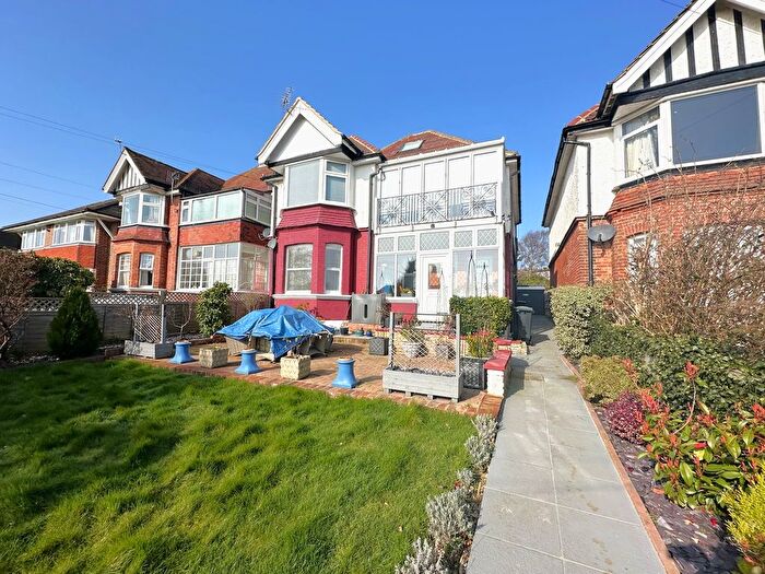 2 Bedroom Flat To Rent In Manor Road, Bexhill-On-Sea, TN40
